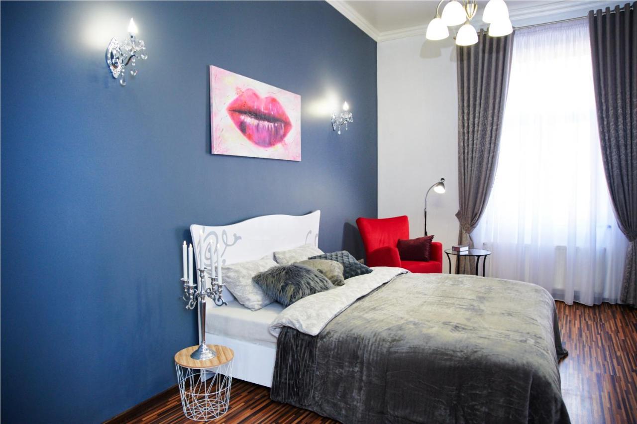 Designer Apartment In The Center Lviv Exterior foto